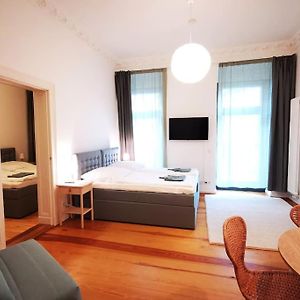 Appartement à 2 Chambres à Coucher