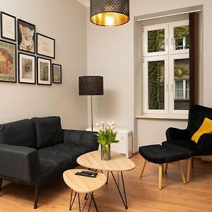 Appartement à 2 Chambres à Coucher