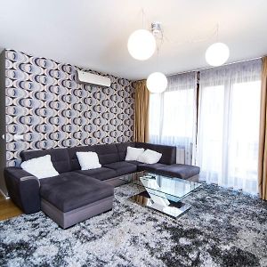 Appartement à 2 Chambres à Coucher
