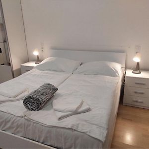 Studio Flat Jellyfish Old Town