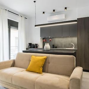 Academy Elegant Apartment #101