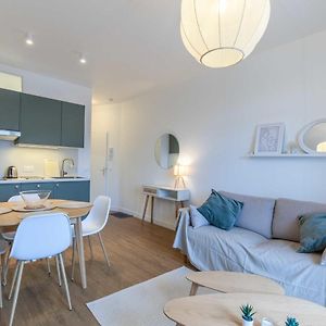 2-Bedroom Apartment With Balcony Near Hippodrome