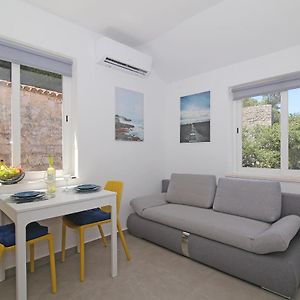 Studio Apartment Bojodo