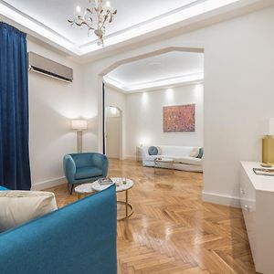 Appartement à 3 Chambres à Coucher
