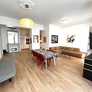 Large Haussmanian Appartment In The Heart Of Nice