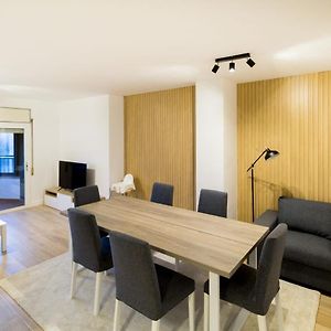 Appartement à 4 Chambres à Coucher