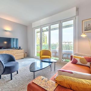 Appartement à 2 Chambres à Coucher