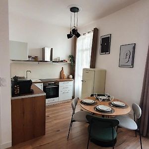 Appartement à 2 Chambres à Coucher