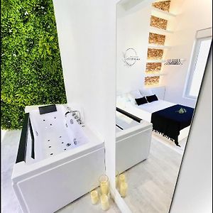 Suite In The City Avec Jacuzzi Privatif - Hyper Centre