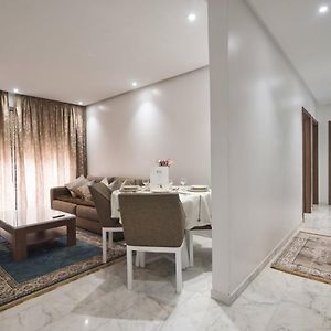 Appartement à 2 Chambres à Coucher