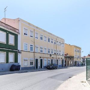 Vita Portucale ! Bright Campo Ourique W/ Terrace