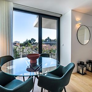Bonfim Living - Great Location, Al Fresco Dining And Free Private Parking