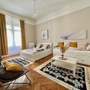 Appartement à 2 Chambres à Coucher