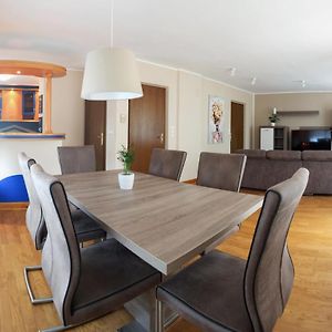 Appartement à 3 Chambres à Coucher