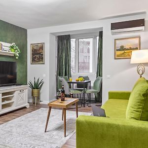 Cozy By Art City