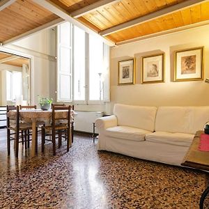 Appartement à 3 Chambres à Coucher