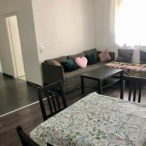 Appartement à 2 Chambres à Coucher