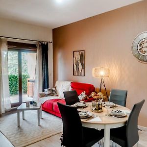 Appartement Moderne Central Avec Piscine, Garage Prive Et Terrasse Sud