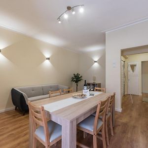 Appartement à 3 Chambres à Coucher