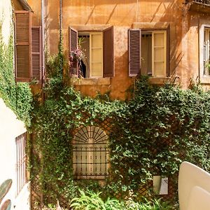 Iflat Red Roman Apartament