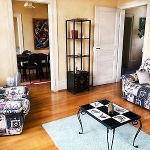 Appartement à 2 Chambres à Coucher