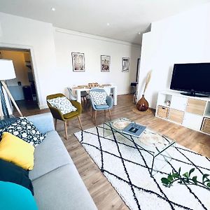 Appartement à 2 Chambres à Coucher