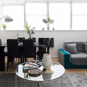 Appartement à 2 Chambres à Coucher