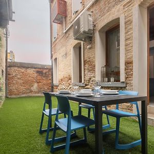 Castello Apartment With Garden R&R