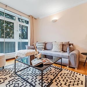 Appartement à 2 Chambres à Coucher