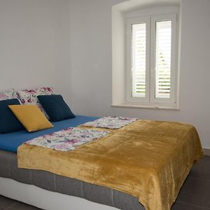 Sun Apartment
