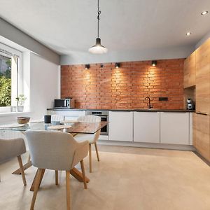 Sofia Apartment - With Parking