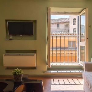 Piazza Venezia Charming & Bright Apartment
