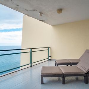Appartement à 3 Chambres à Coucher