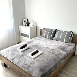 Apartment Solidarnosci, Metro, Wi-Fi, Tv, Youtube - By Hik Apartments