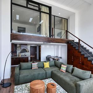 Appartement de Luxe à 2 Chambres à Coucher