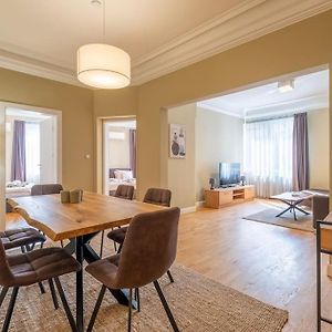 Appartement à 3 Chambres à Coucher