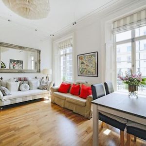 Appartement à 2 Chambres à Coucher