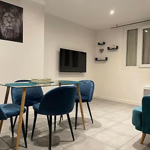 Appartement à 2 Chambres à Coucher