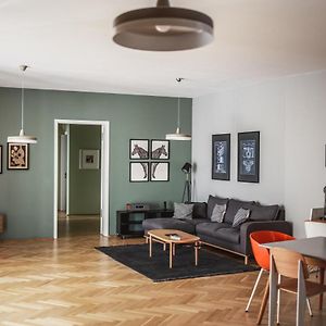 Appartement à 3 Chambres à Coucher