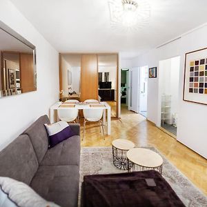 Appartement à 2 Chambres à Coucher