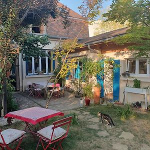 Le Clos Du Moulin Dijon,Niche En Pleine Verdure,Au Calme, La Campagne A La Ville