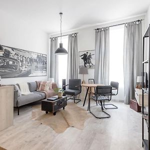 Two-Bedroom Apartment Next To Music Academy