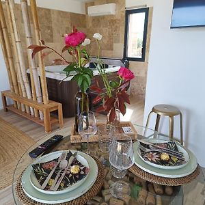 Le Pavillon Des Pivoines