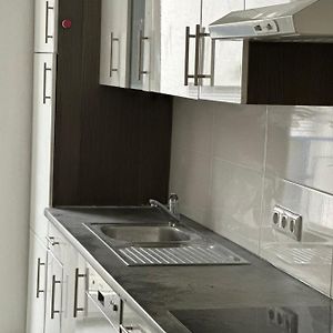 Appartement à 3 Chambres à Coucher