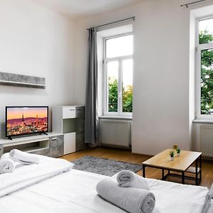 Appartement à 3 Chambres à Coucher