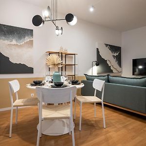 42 M2 Central Bright Apartment With A Terrace