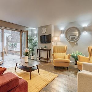Appartement à 3 Chambres à Coucher