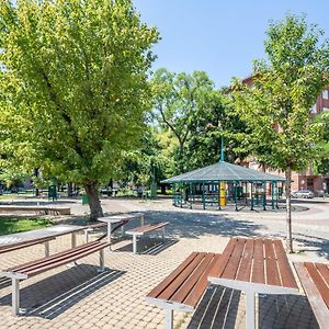 Two Bedrooms Apartment With Free Garage In The Downtown