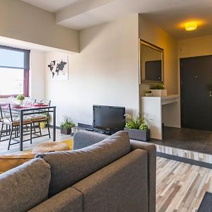 Appartement à 2 Chambres à Coucher