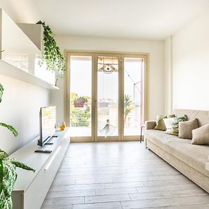 Urban Retreat -Private Parking+Terrace